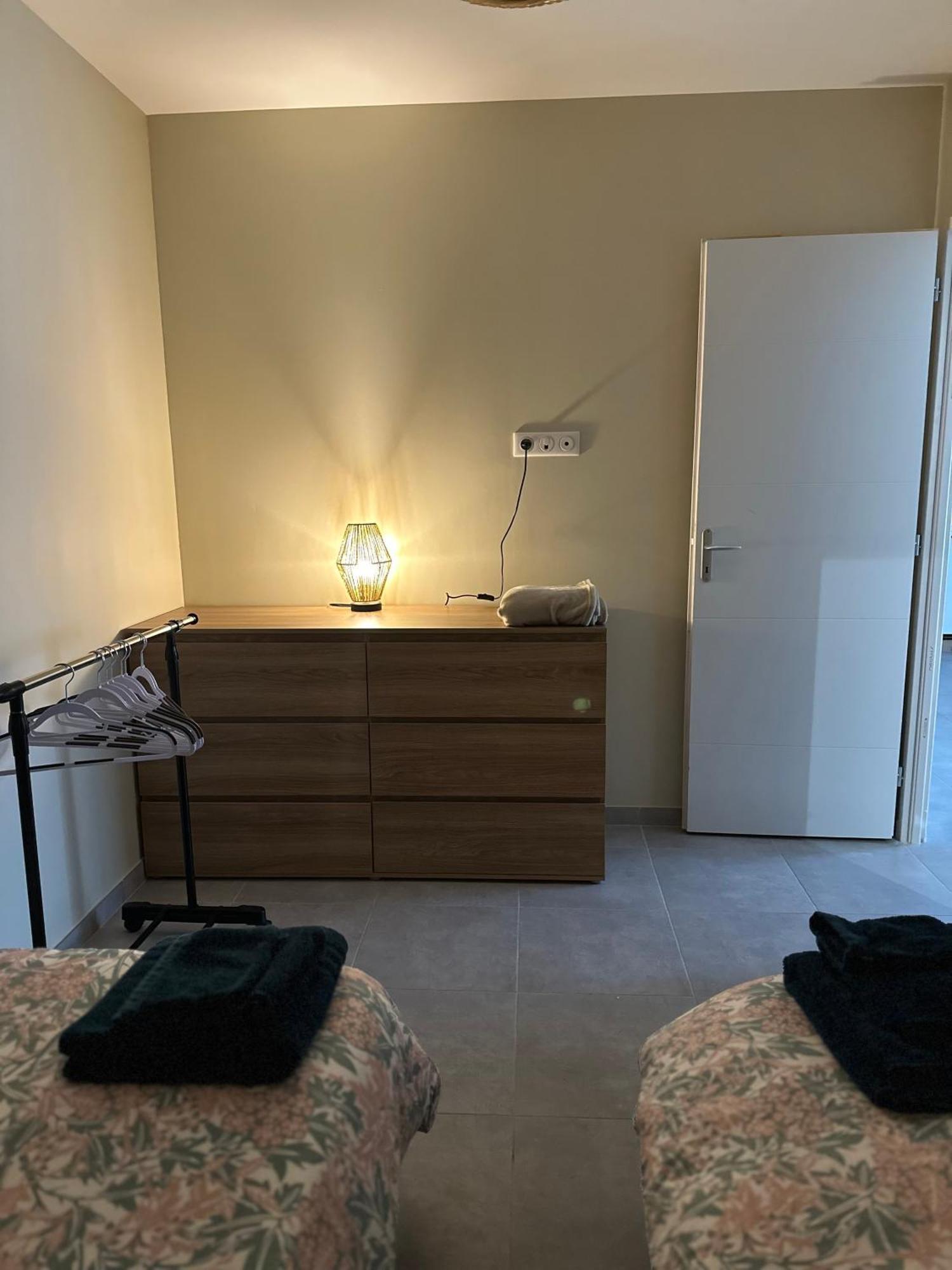 Maison T3 Dans Un Village Calme Saint-Mitre-les-Remparts Zewnętrze zdjęcie